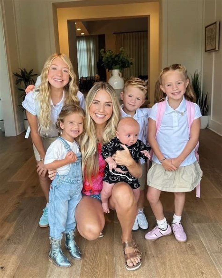 Caitlin Viray Bio, Age, Height, Parents, Net Worth