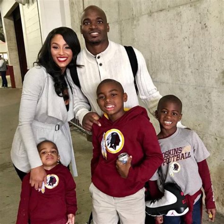 Does Adrian Peterson have sisters?