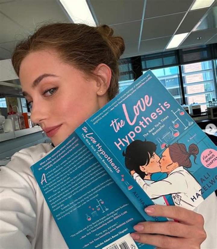 Lili Reinhart Height: How Tall Is Lili Reinhart?
