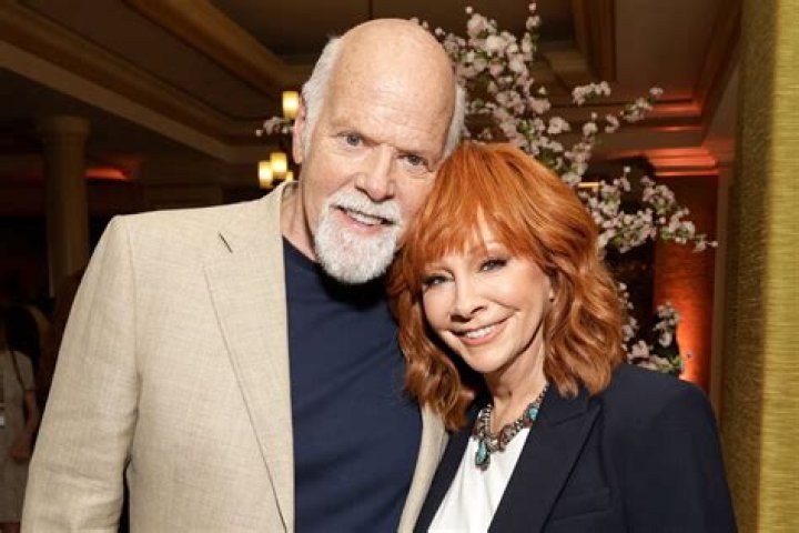 Reba McEntire Biography, Age, Career, Net Worth, Family