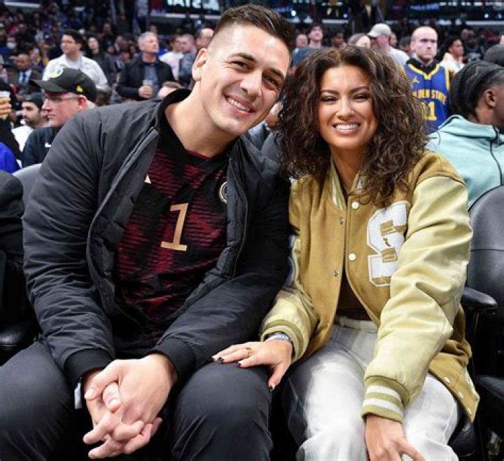 Tori Kelly Husband: Is Tori Kelly Married?